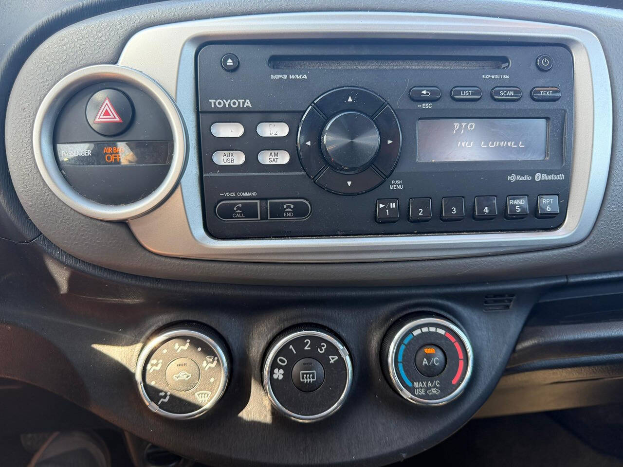 2014 Toyota Yaris 16