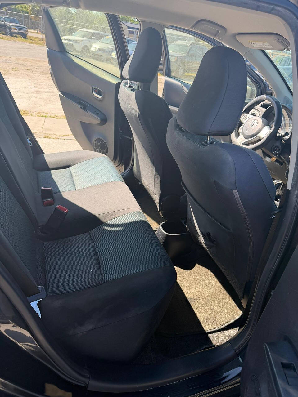 2014 Toyota Yaris 9
